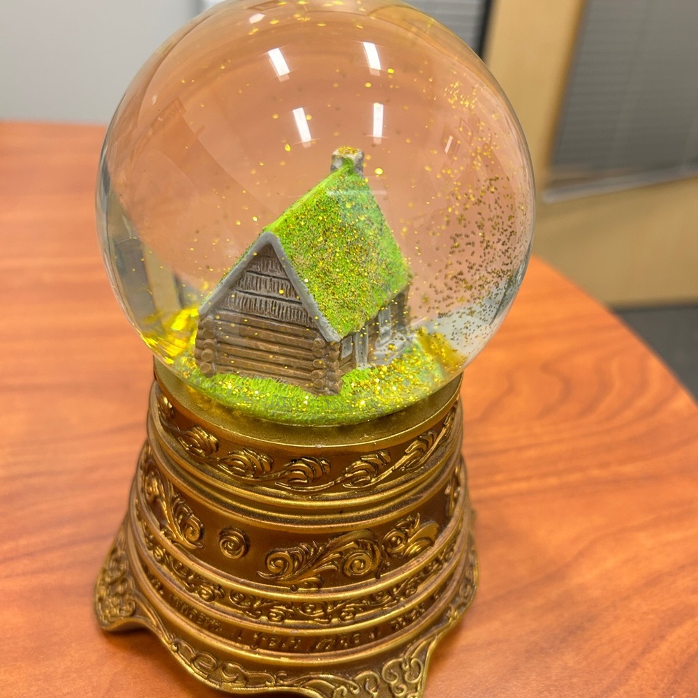 Taylor Swift Cabin Snow Globe with Gold Base